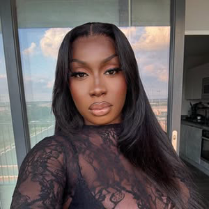 influencer mimithemusicblogger