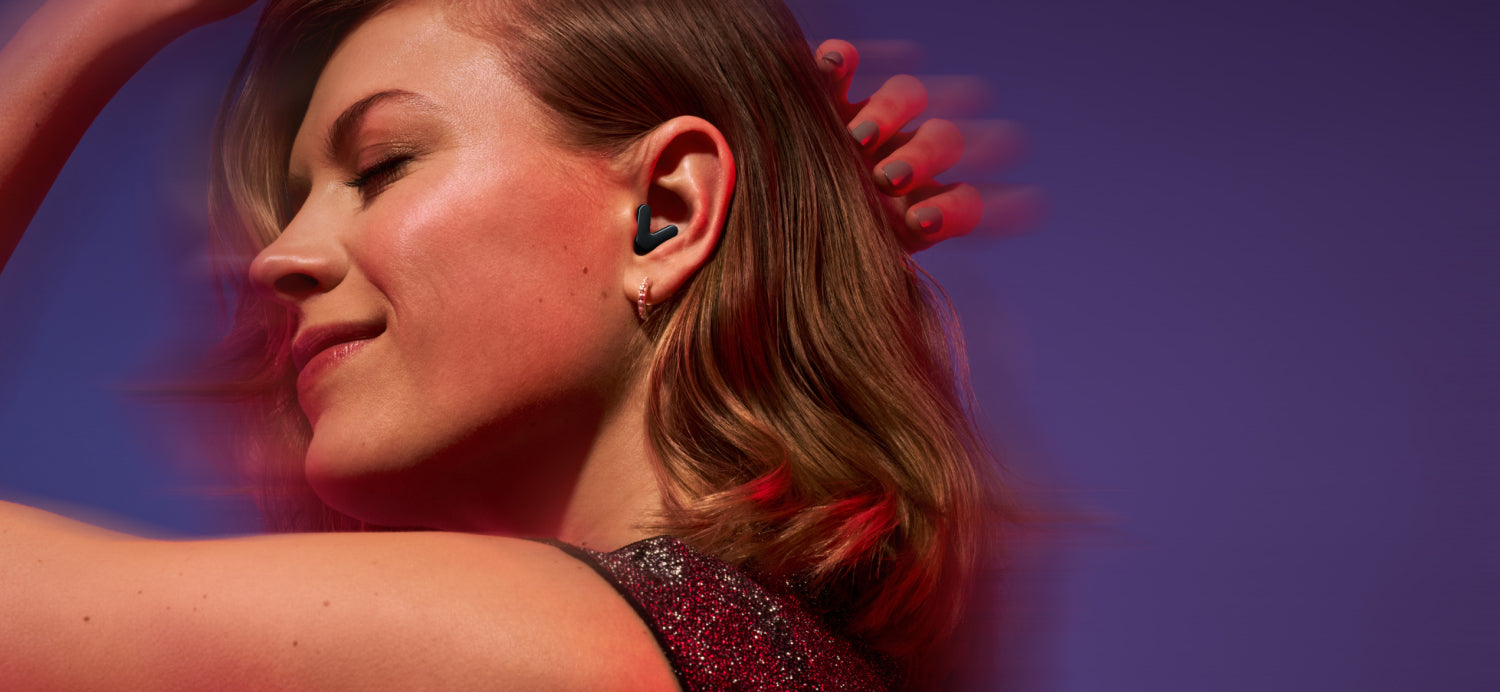 Femmes portant Alpine Tune en noir pendant qu&